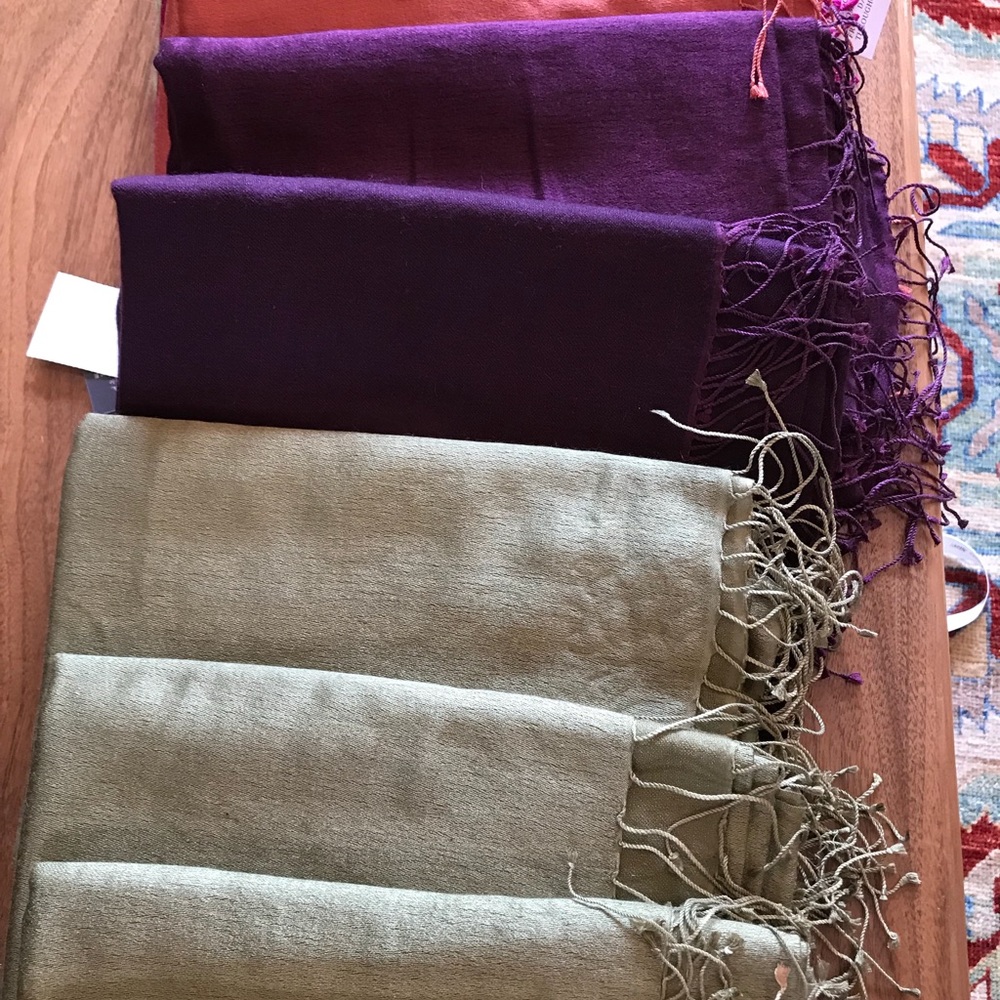 NWT Pashmina by Kenneth Cole - Picture 1 of 8